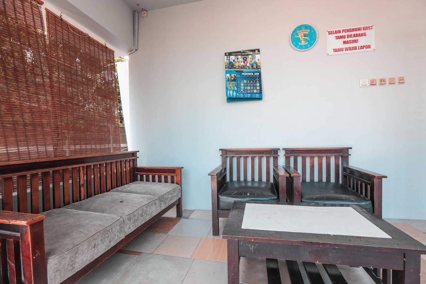 Hotel Oyo 208 G House Yakarta Exterior foto
