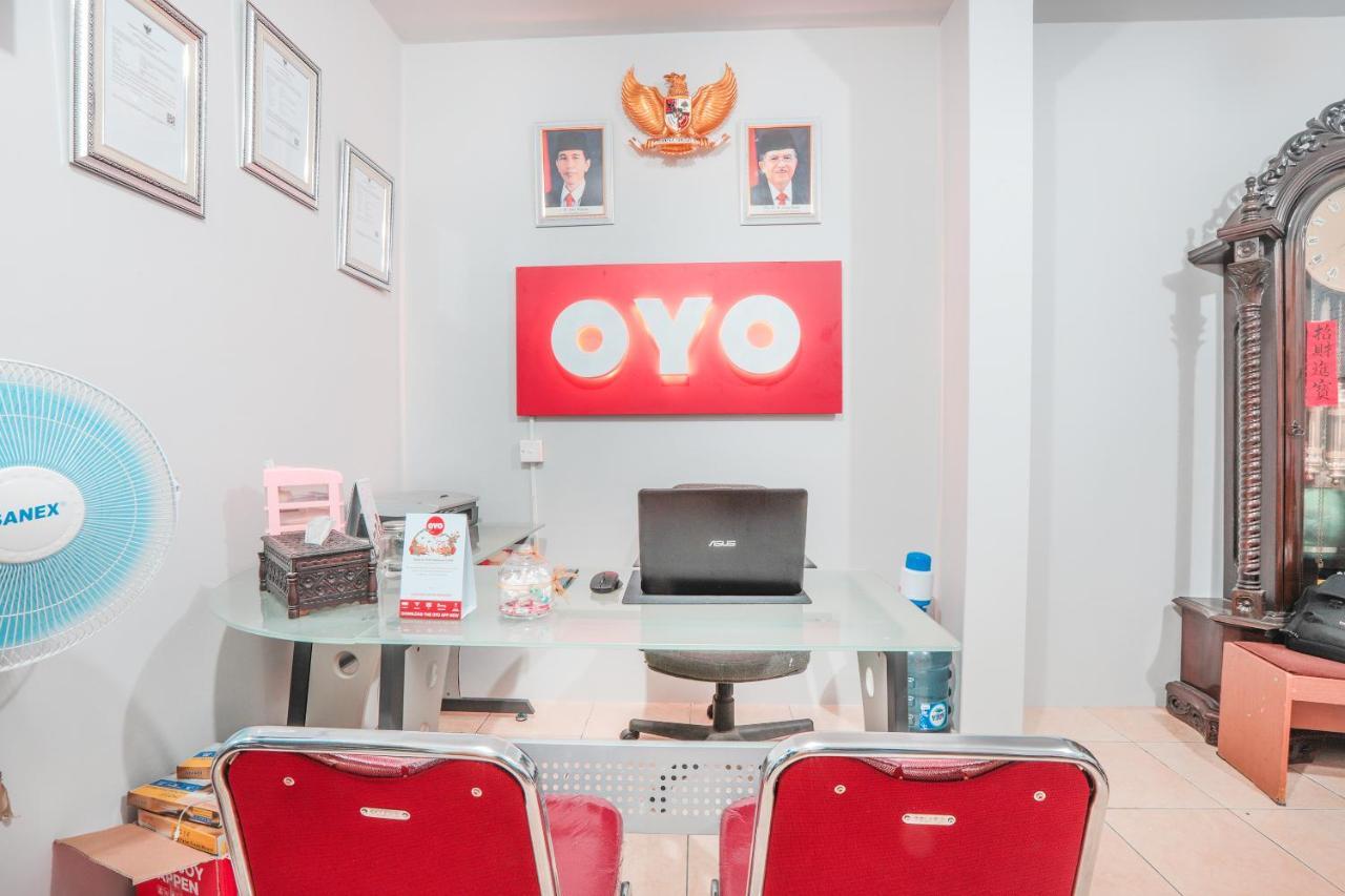Hotel Oyo 208 G House Yakarta Exterior foto